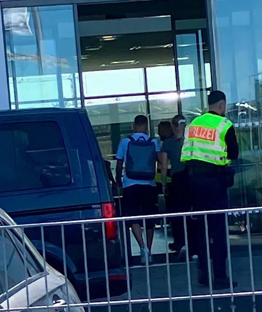 维尔茨周四下午四点出现在科隆机场，飞往曼彻斯特之后被接往利物浦，有望在今天完成全