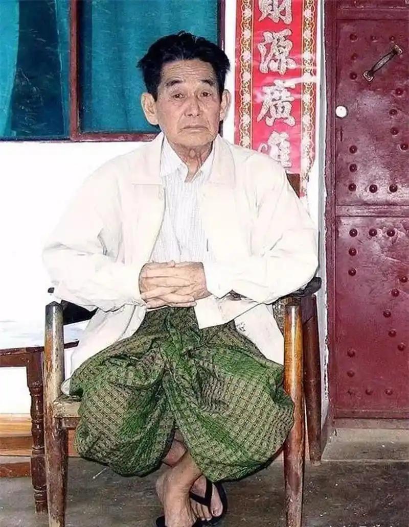 缅甸民族民主和平阵线的历史与组织结构
为了拓宽活动范围和生存空间，缅北地区四支从