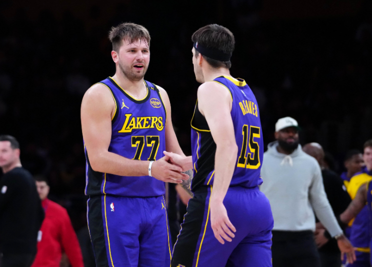 近日湖人媒体人Trevor Lane录制了《Lakers Nation》播客，在