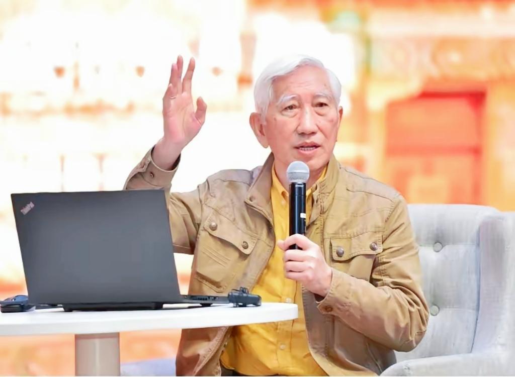 清华教授柳冠中语出惊人！中国人该清醒了！
 



他直言：现在到处是无人机、无