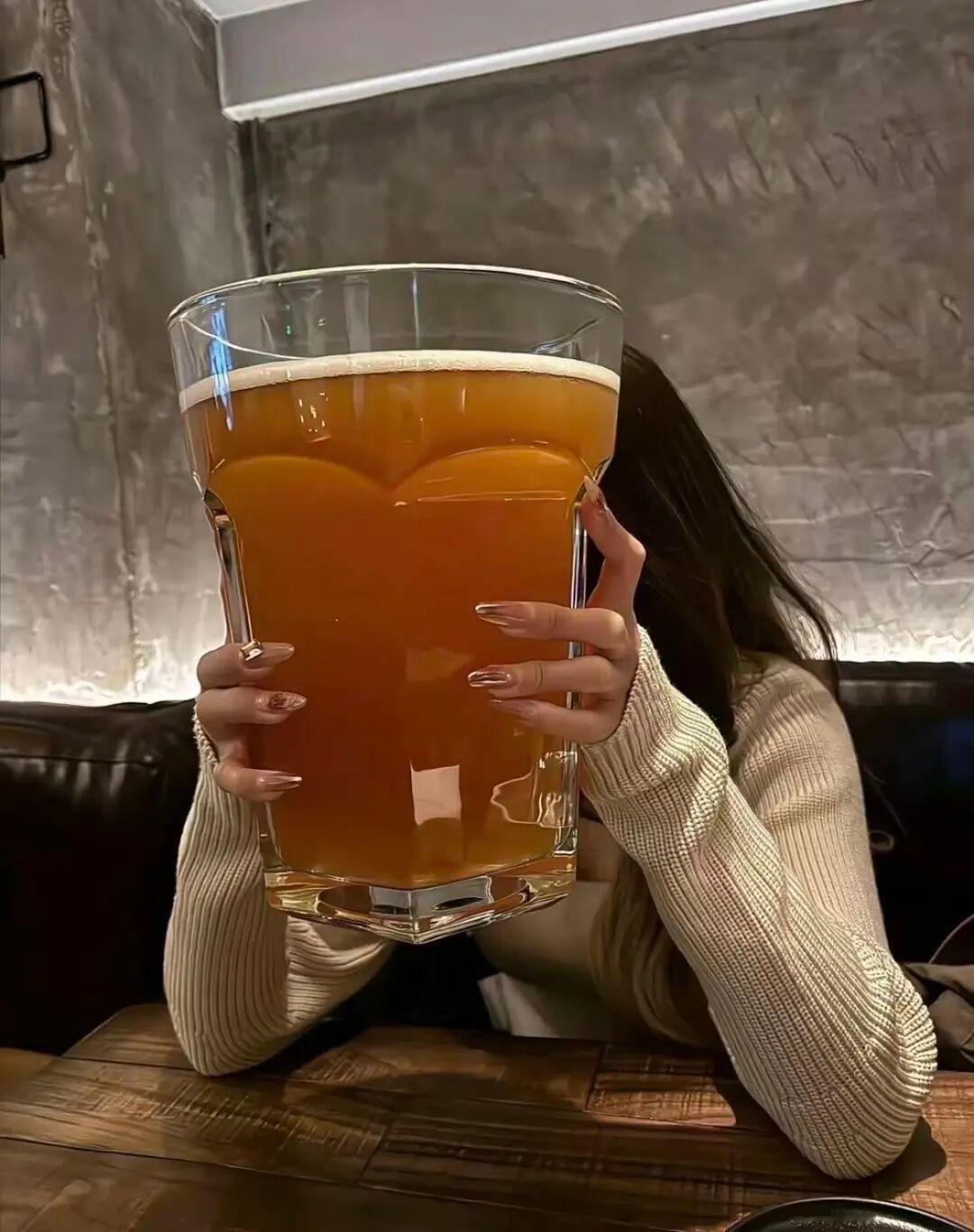 𝗧𝗼𝗮𝘀𝘁⸝⸝🥂 “敬从前不遗憾，敬往后不妥协” 