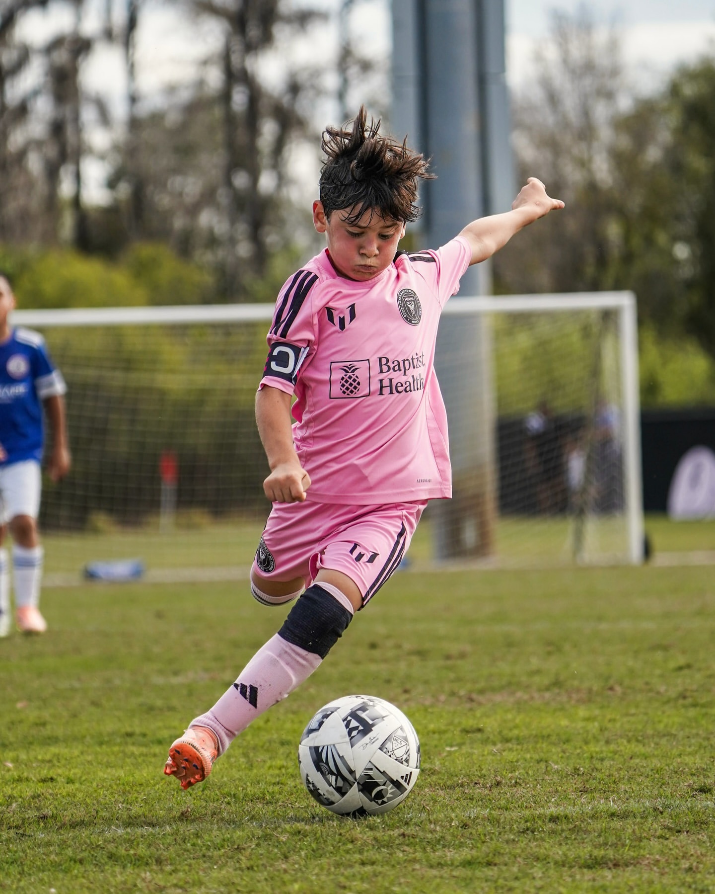 新鲜Ciro踢球梅西