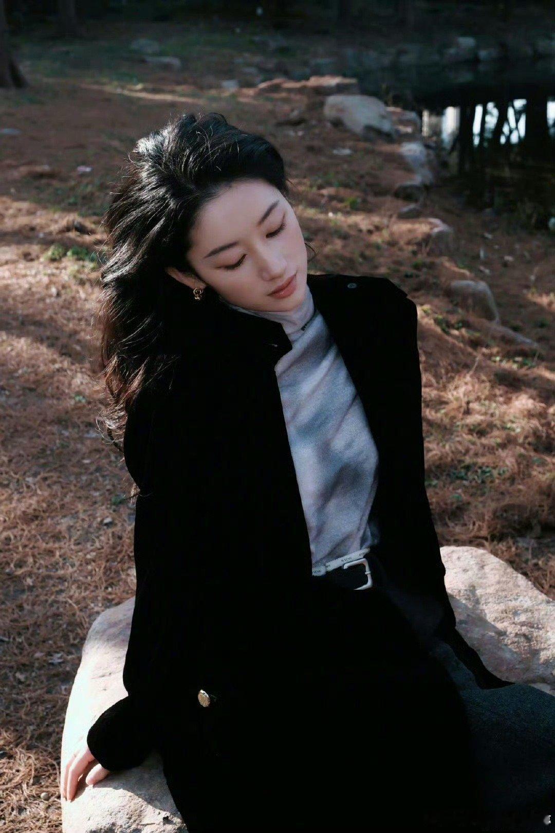 郭晓婷天选体制内高智女主 看郭晓婷演戏，总让人觉得聪明这件事可以很美。方穆静这个