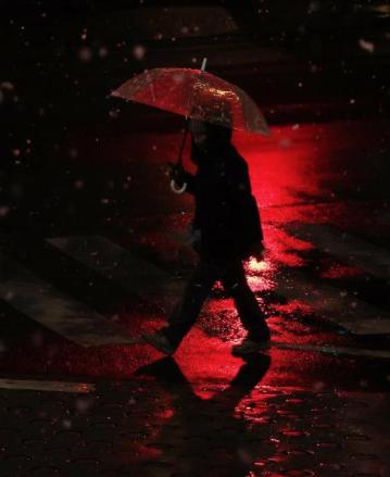 总喜欢去日本的，除了要小心人身安全和污染的食品，还要注意洁身自好。
   日本媒