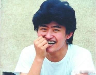 令人惋惜，刘欢死因曝光，两大不良生活习惯成为“催命符”