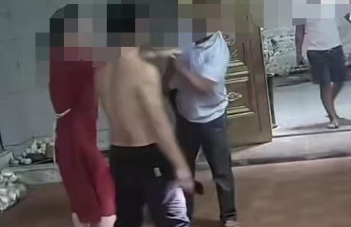 山东烟台，男子抑郁症复发，因生活不如意萌生死意，可他对自己下不去手，于是决定通过