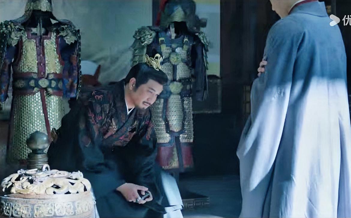 阳谋就是，即便你知道前因后果，但你也不得不入局，不得不顺着局势走，因为不管你选择