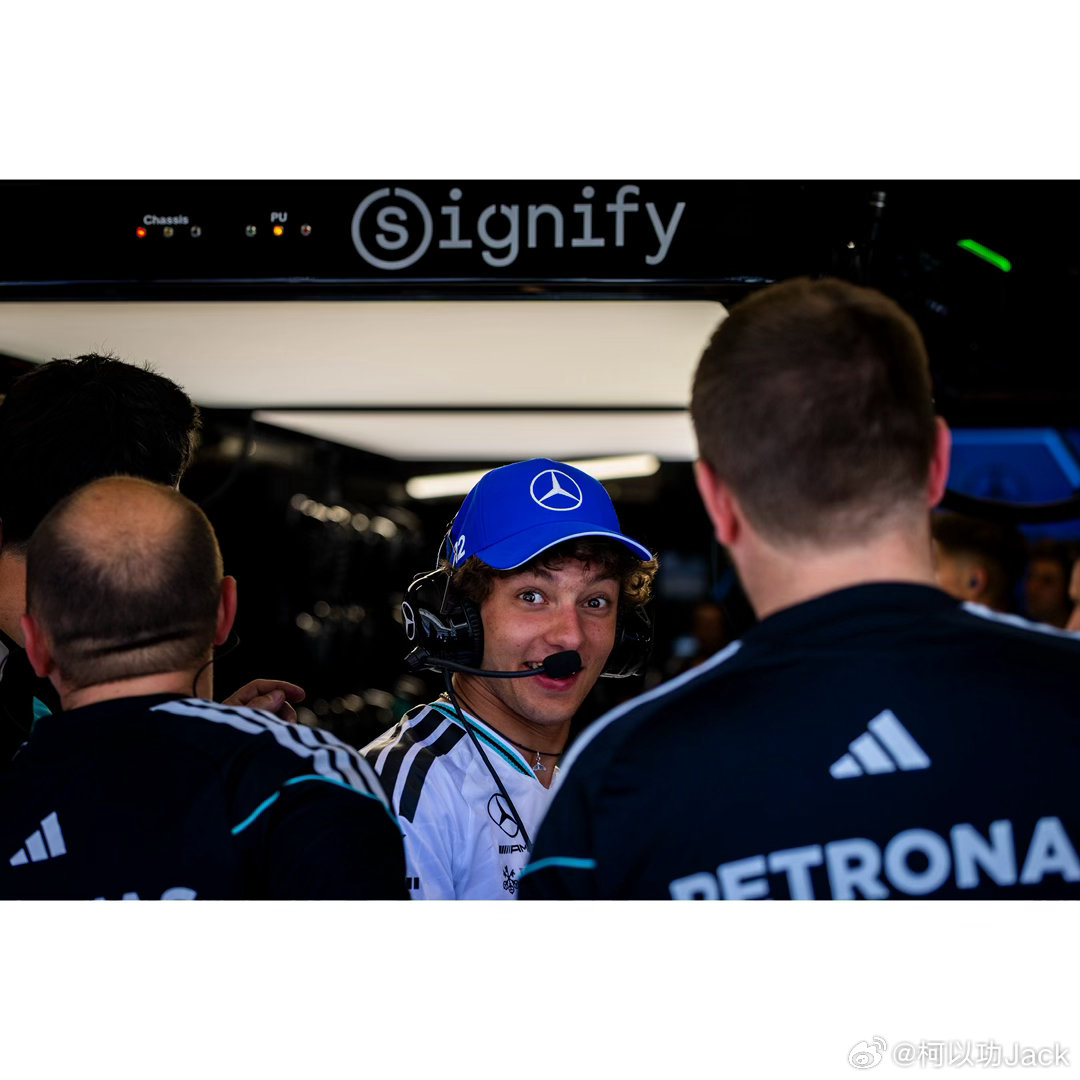 马王观战F1周五练习赛波澜不惊F12026f1巴塞罗那大奖赛周冠宇马奎兹