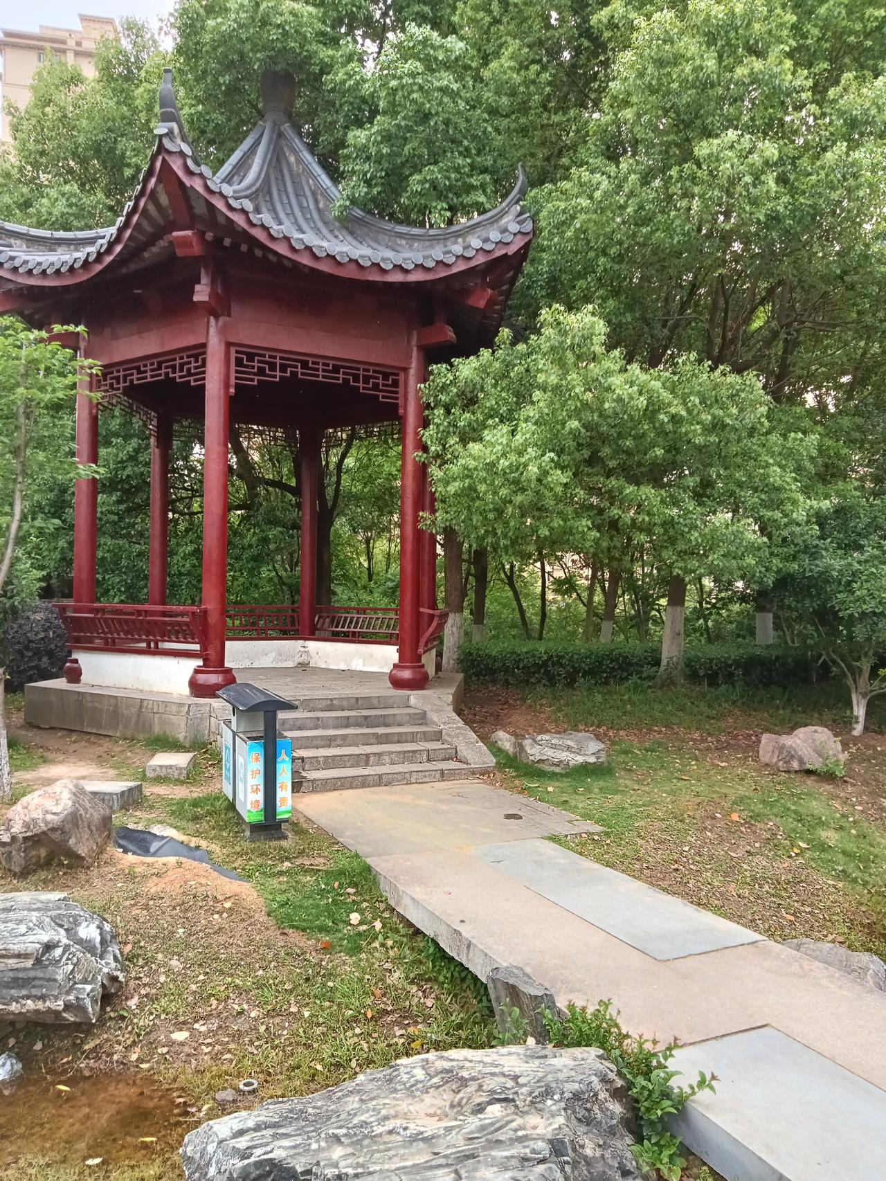 近期法德爱尔兰芬兰等国领导人纷纷访华，哪是什么游玩，分明是救急之举。美国政策外溢