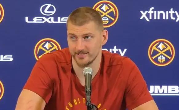 约基奇真幽默啊！
 
掘金116-93大胜勇士的比赛，全程没什么悬念，下半场直接