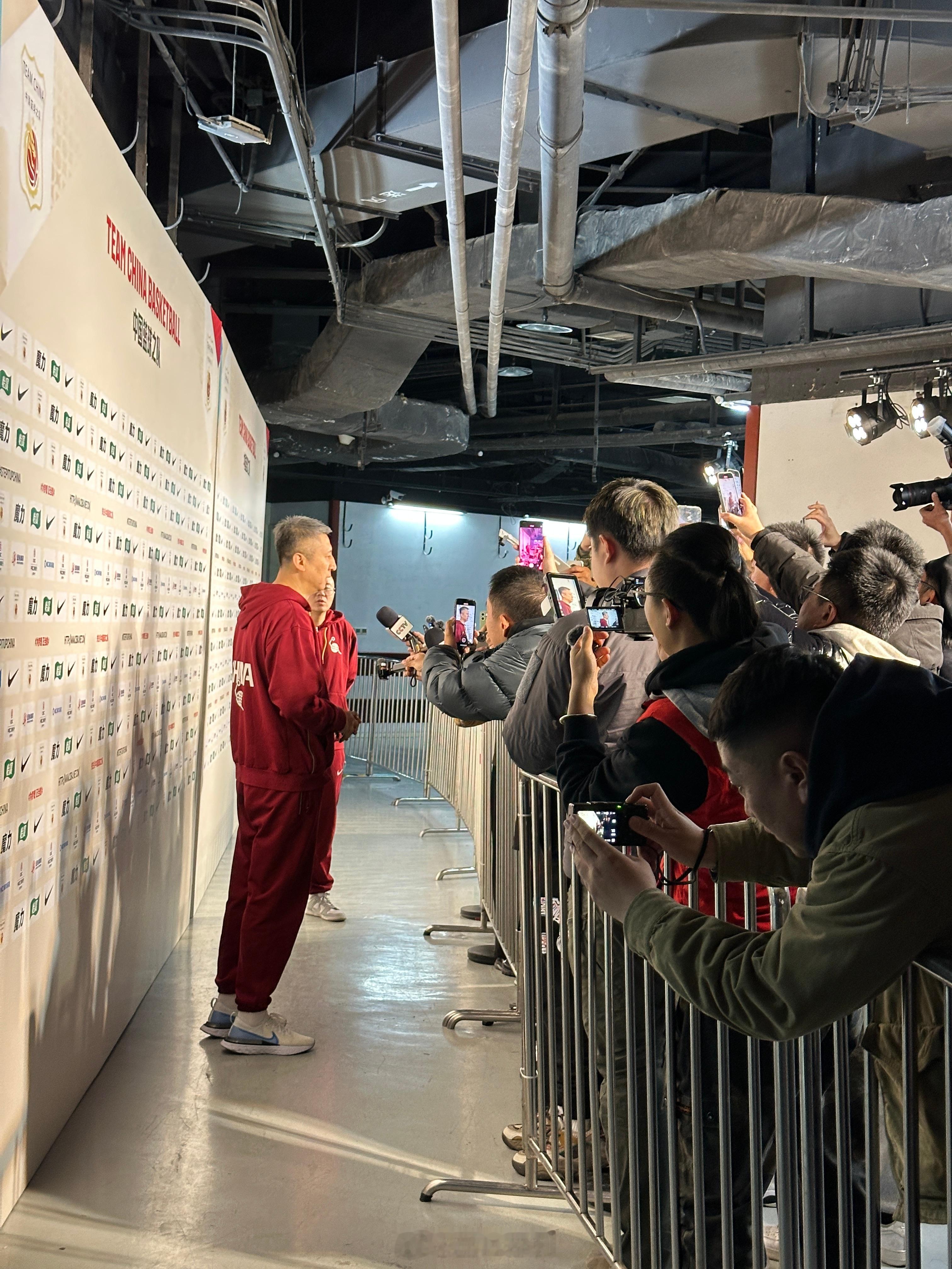 中国男篮 来晚了 北京·五棵松