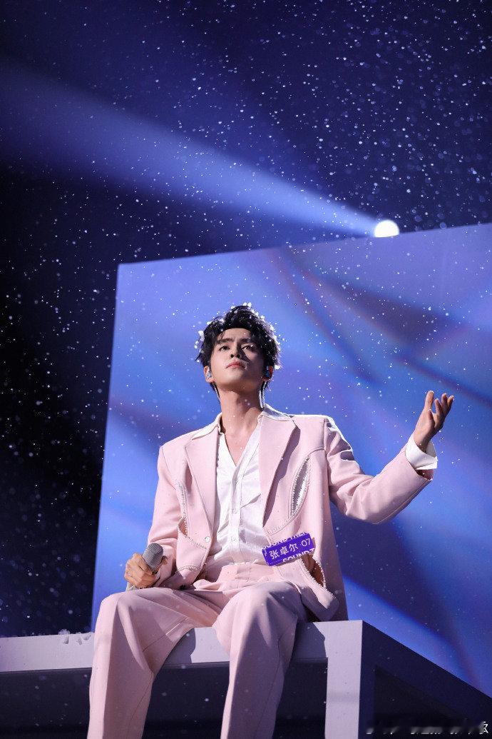 声鸣远扬冠军诞生夜帮唱嘉宾《声鸣远扬》冠军诞生夜，萨顶顶、尚雯婕、阿云嘎助力三强