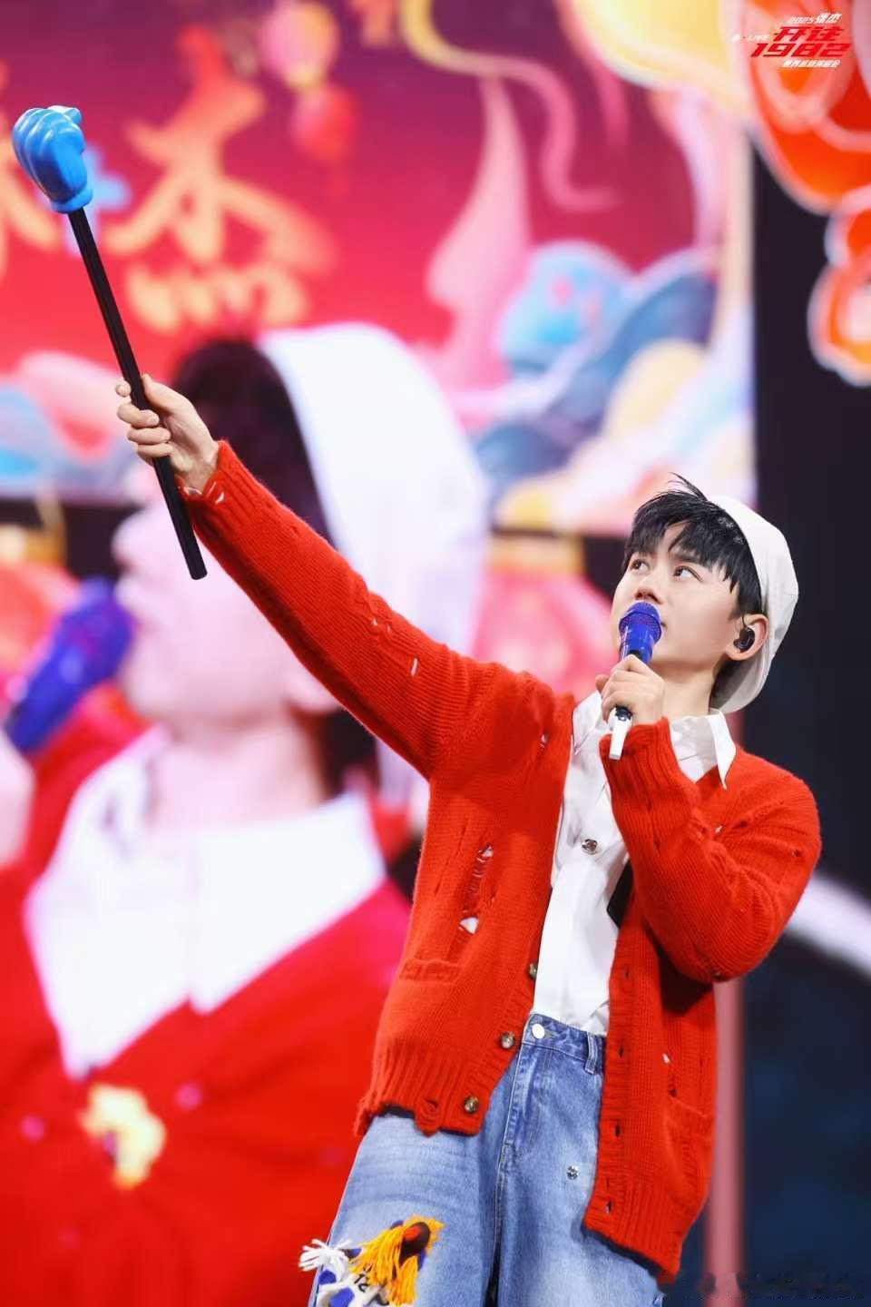 张杰新春加杰直播  看春节特别场演唱会“新春+杰”直播，感受浓浓的新春气息！这次