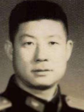 1965年，飞行员高长吉竟不顾伟人的禁令，直接击落越界挑衅的敌机，谁料，这竟让空