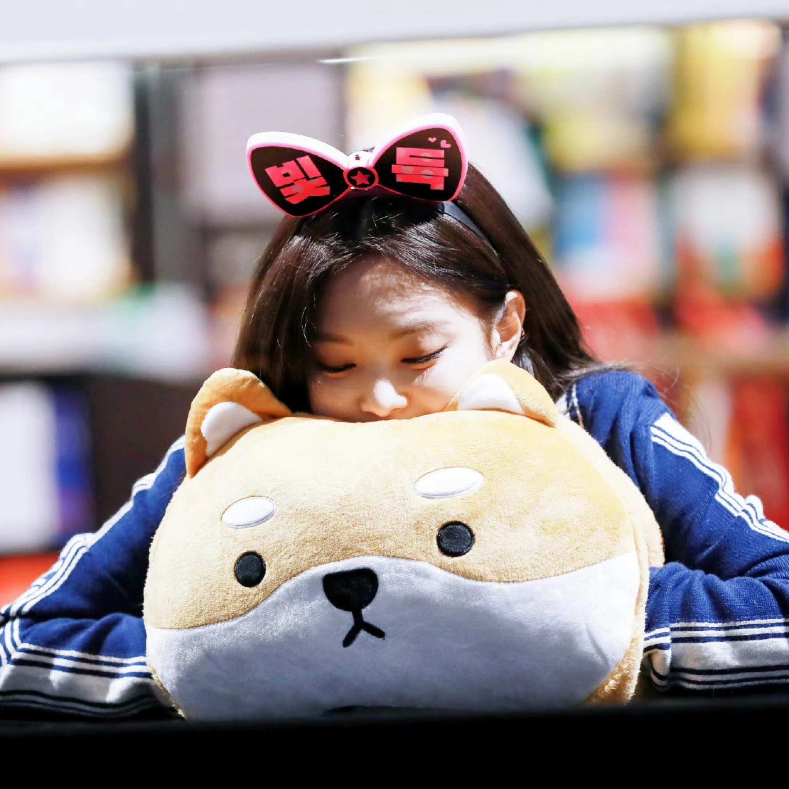 JENNIE 搞怪头像 