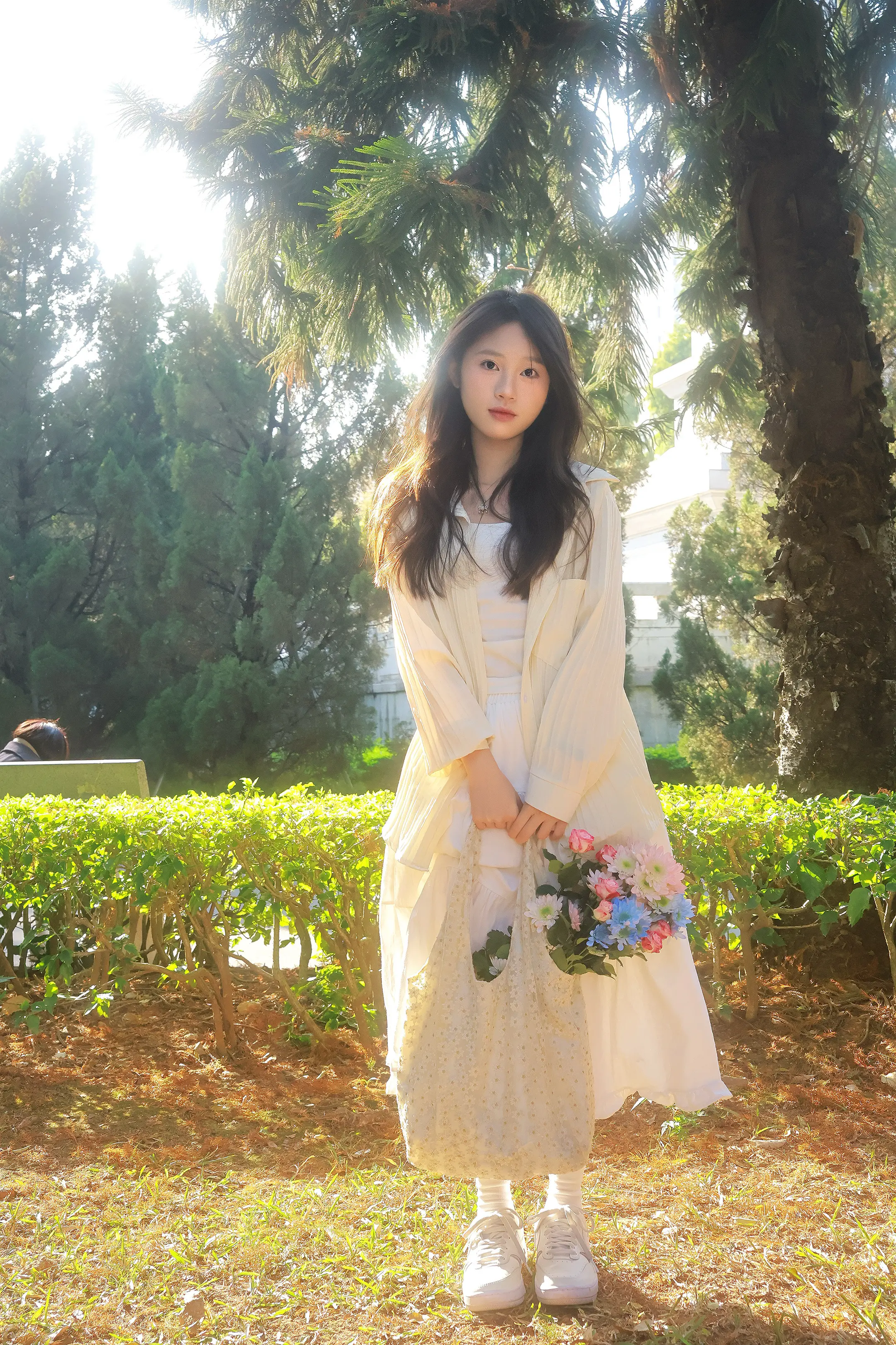 你温柔的长发 在风中划过嘴角