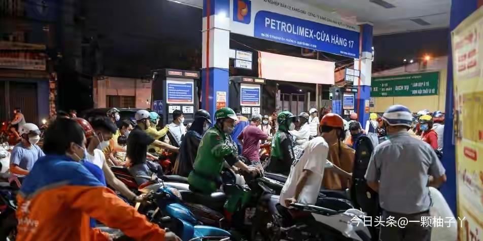 世界越乱，油价越飘，各国才发现：还是中国核电最靠谱。
中东一紧张，油价就上天，不