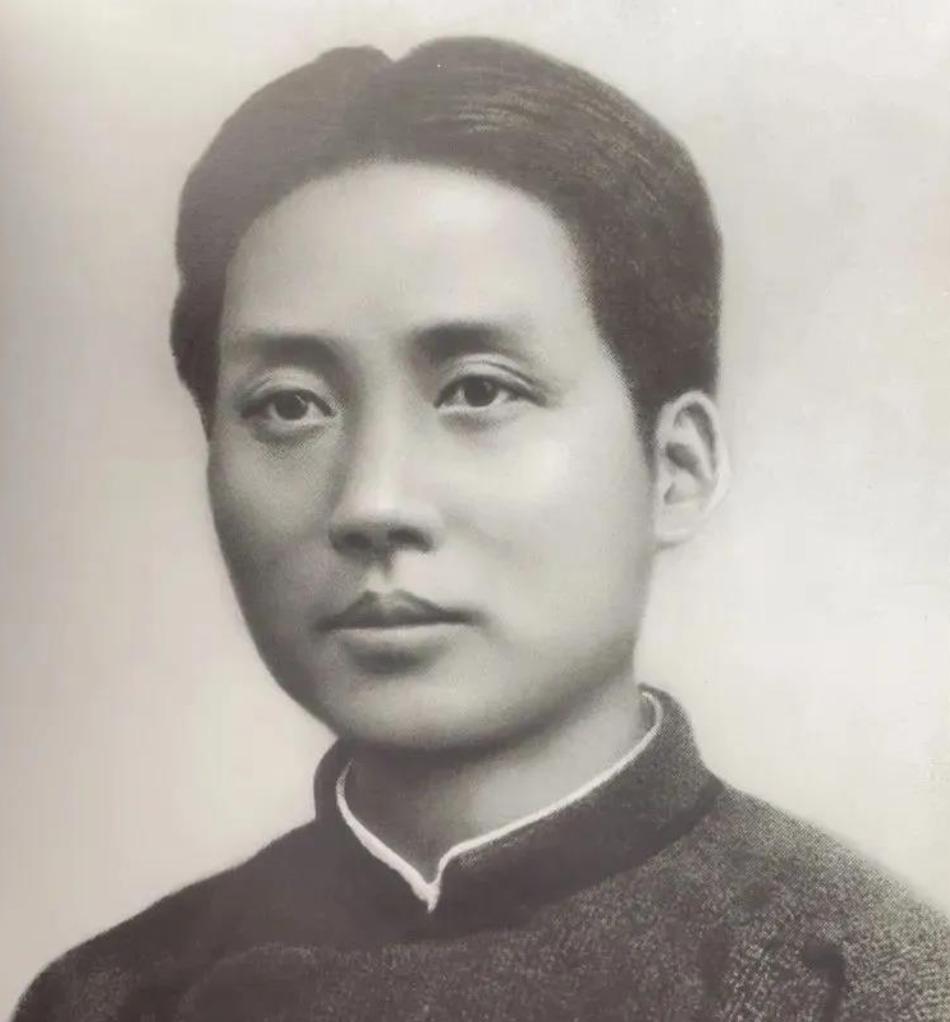 毛主席虽说仅是师范毕业，按现在来说算不上本科大学，如果你仗着自己现在是“985”