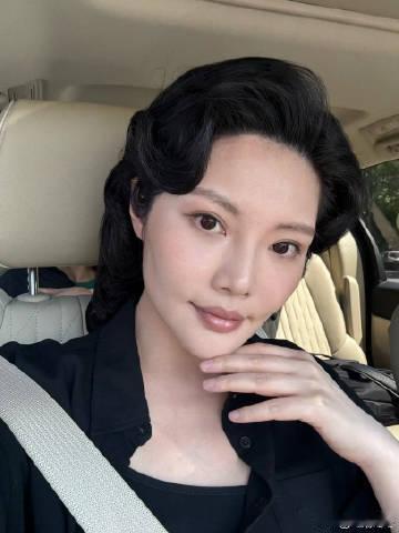 徐冬冬晒黑5个度了徐冬冬晒黑了为角色晒黑五个度，放下偶像包袱好敬业。 ​​​