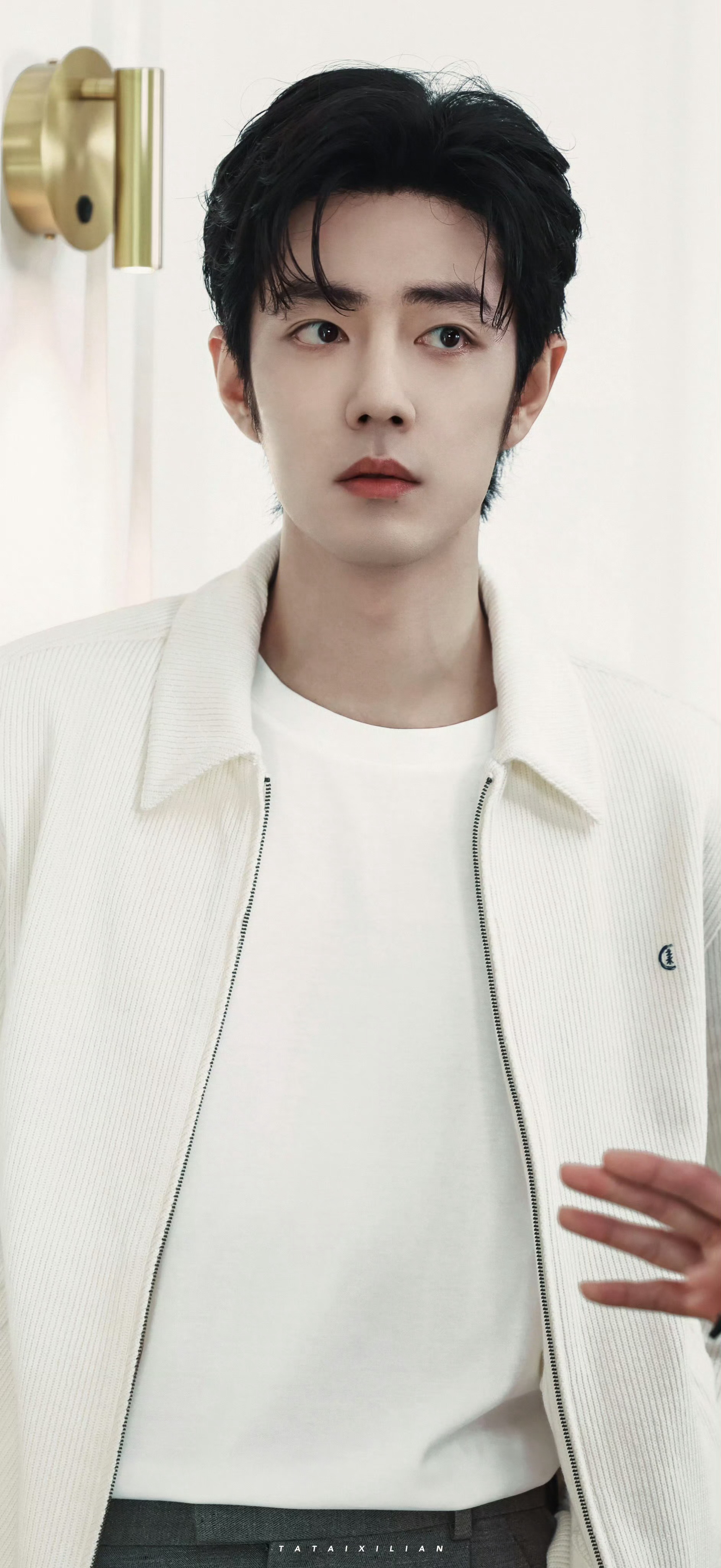 肖战我压力真的没有那么大这脸太绝了，看一眼心动亿万遍📮肖战听到围观睡觉的反应肖