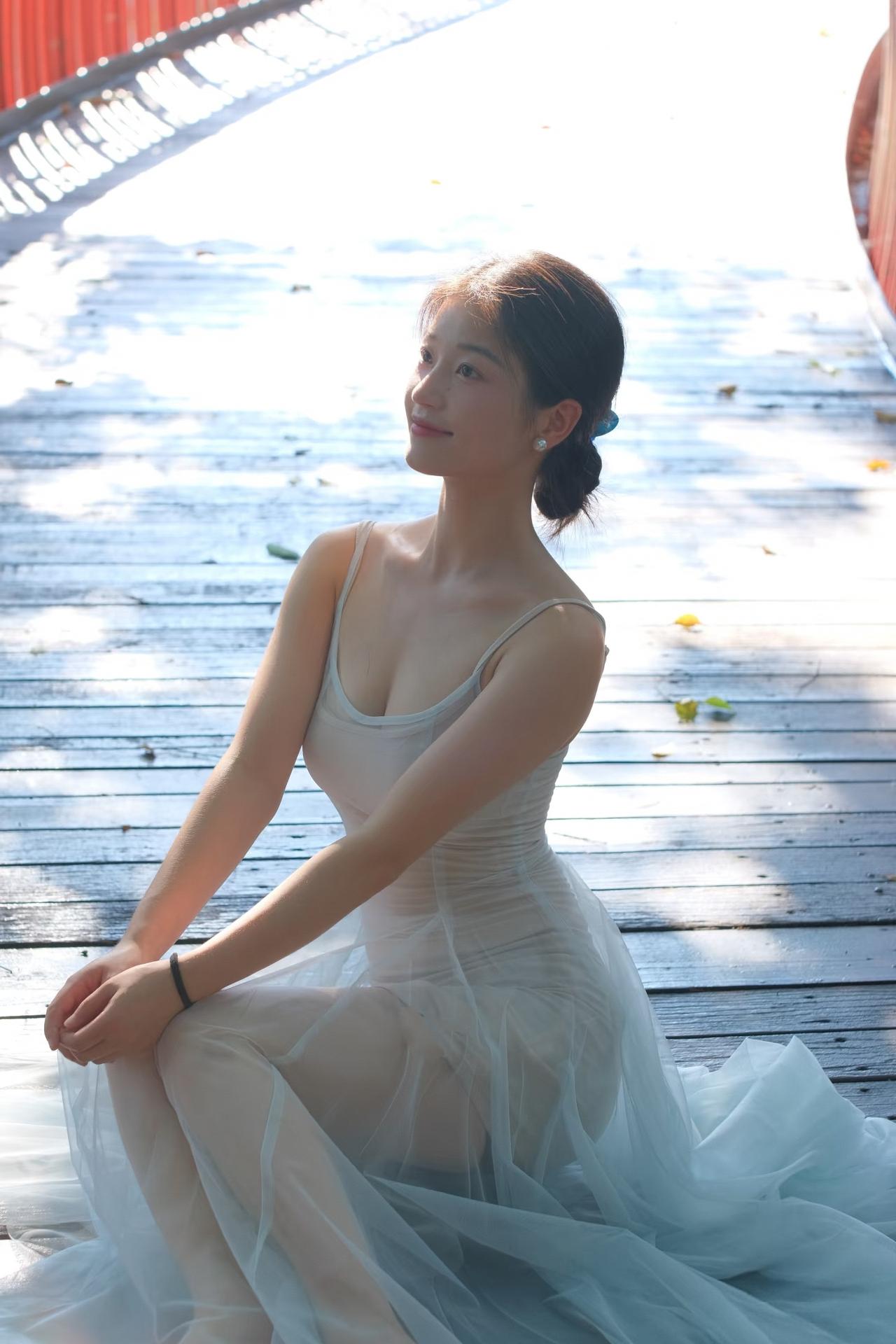 不仅仅是穿上S码的裙子，或是在体检报告上看到更健康的指标。

瘦身，是一场与自己