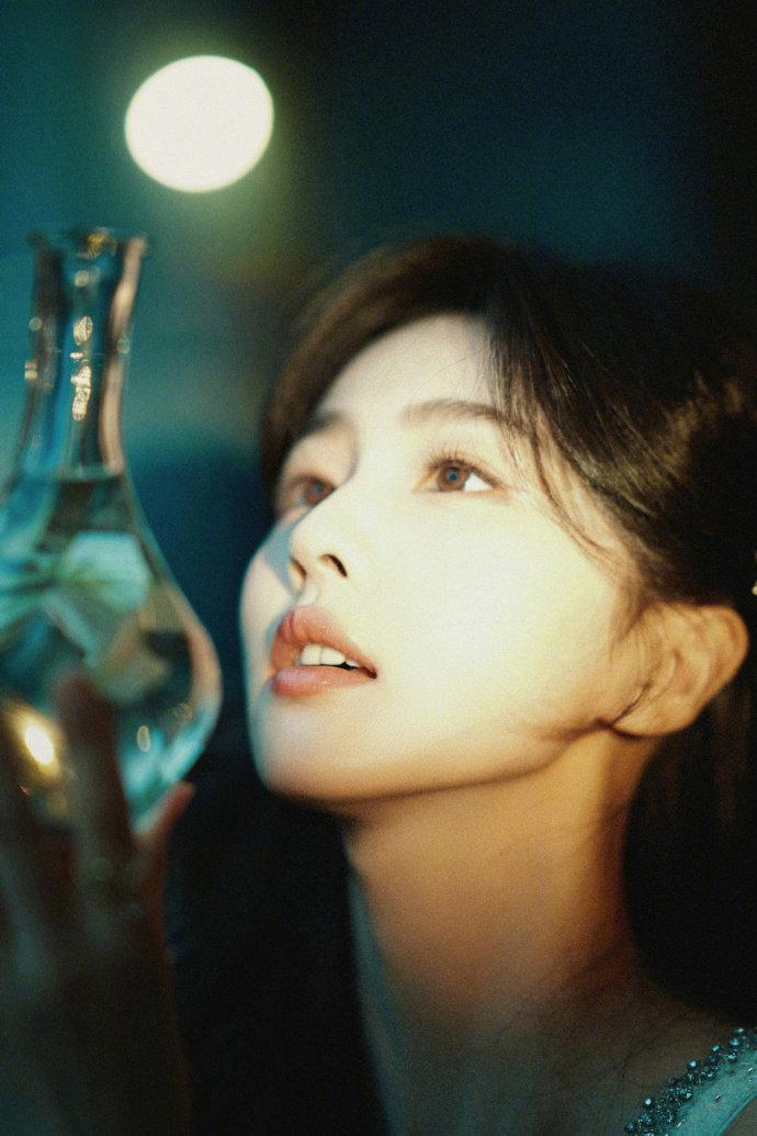 新年的第一份期待，当然是留给白鹿的。

春节后的首场公开活动终于来了，这也是20