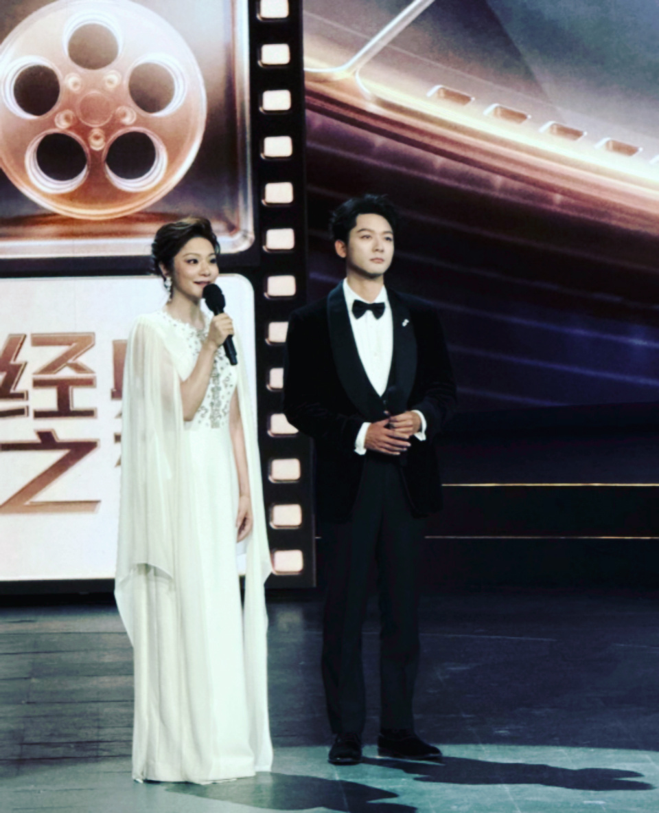 张晚意主持央视经典之夜张晚意主持央视经典之夜了！！张晚意