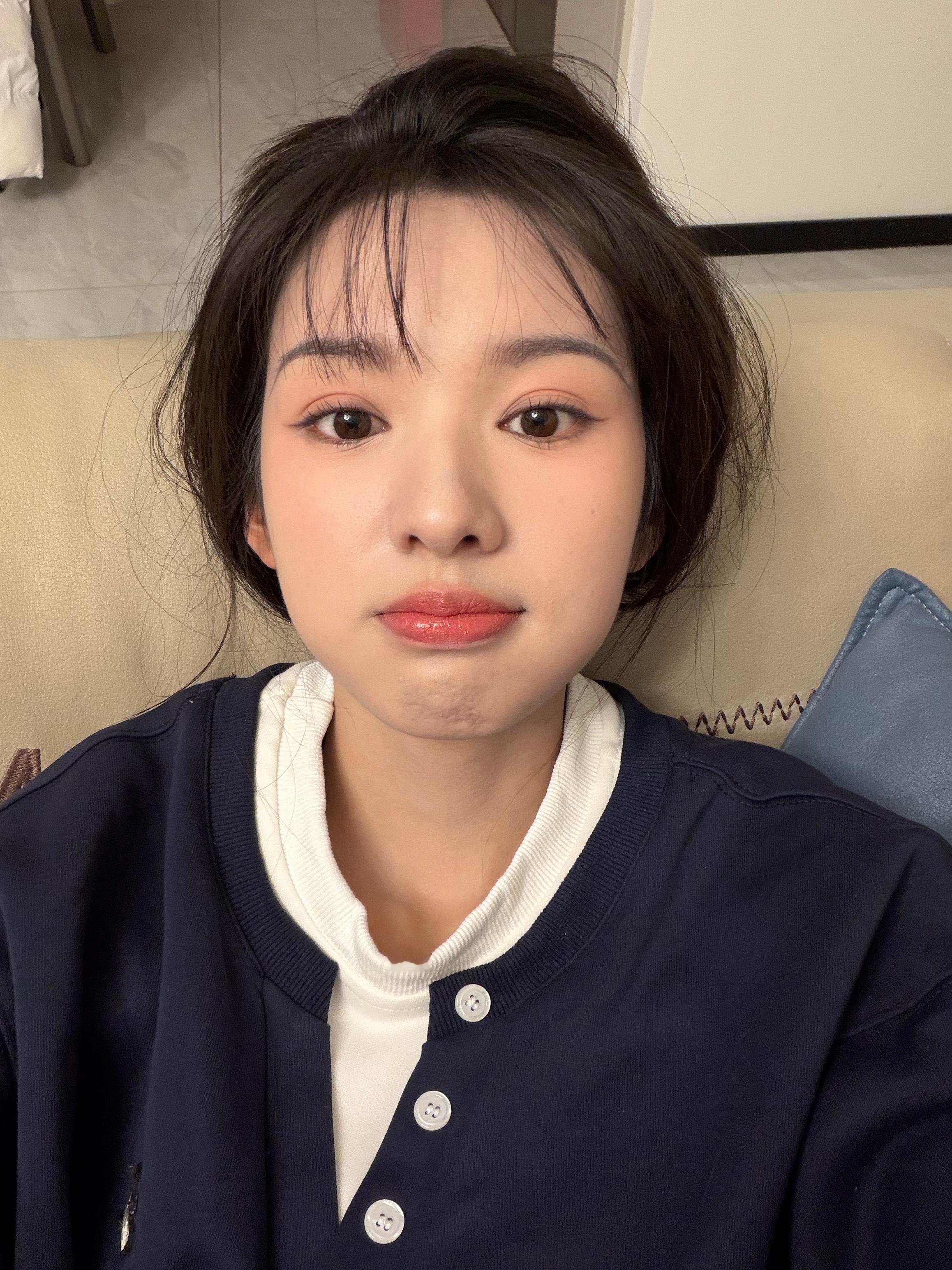 在干嘛 吃了吗 看看自拍🤳🏻与你相钰老己的冬日小确幸