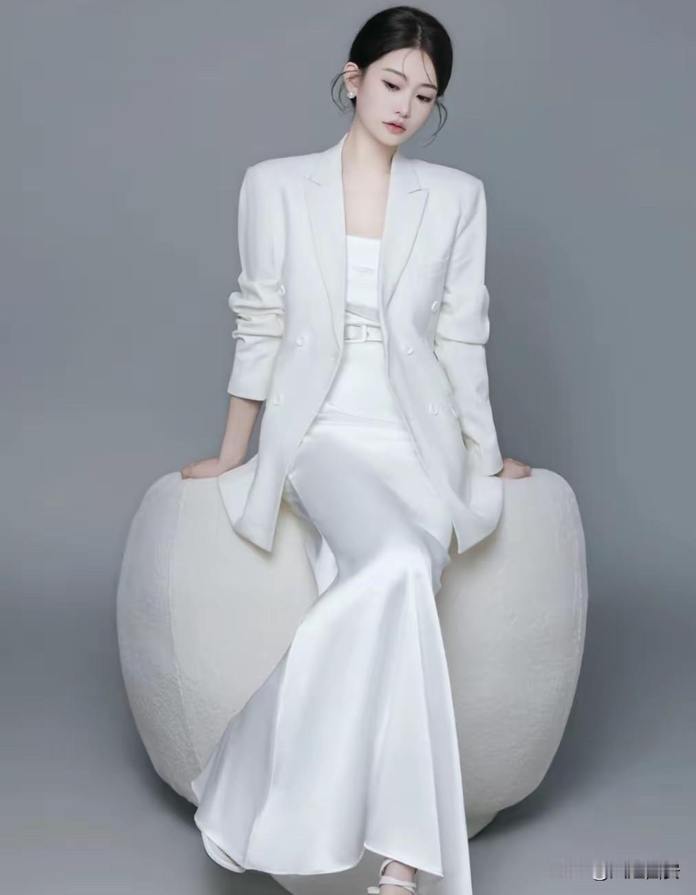 这一切，
都是我自己生扛熬过来的啊！
这句话，
将是未来拒绝所有道德绑架的底气。