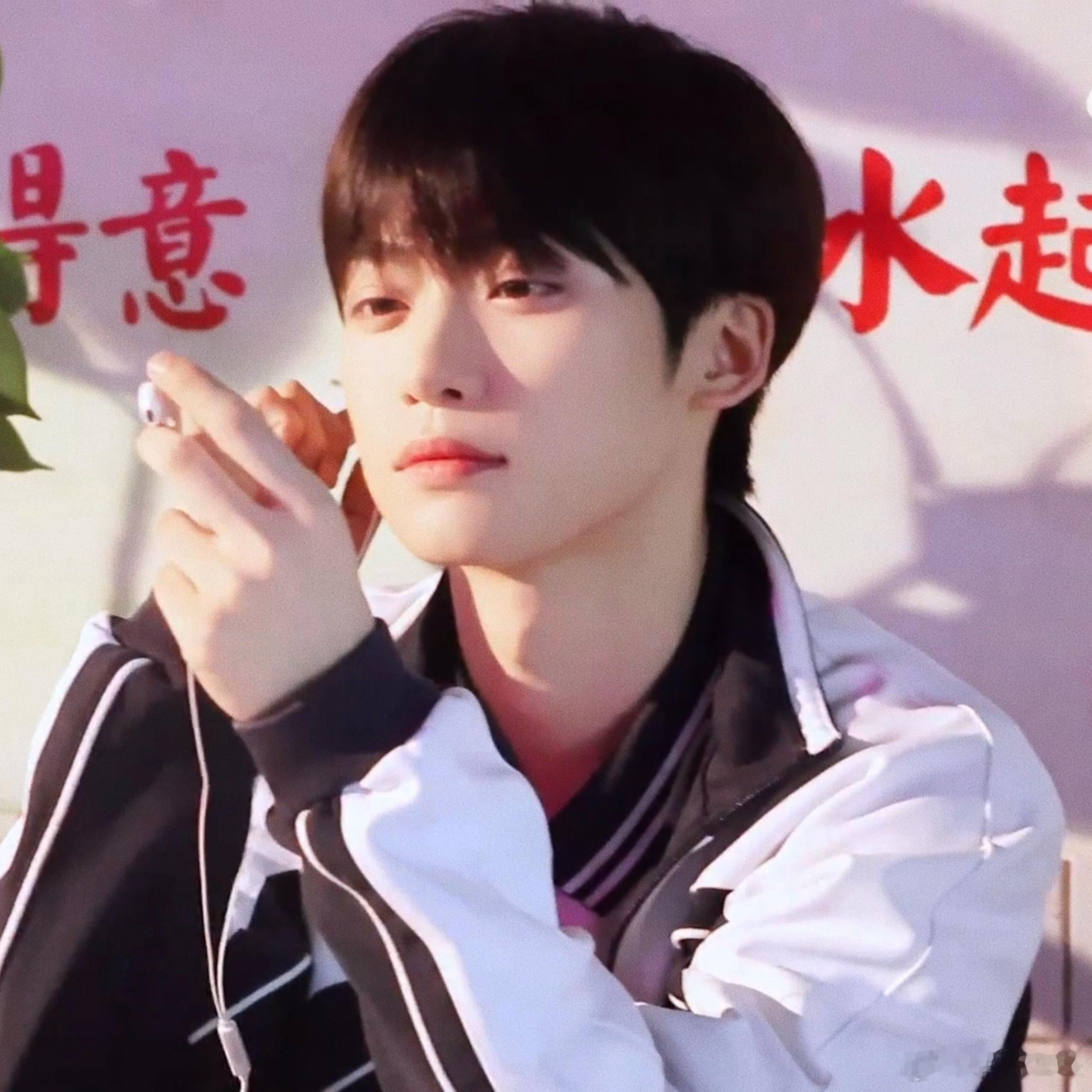 梓渝顺毛校服 这个顺毛校服梓渝承承的[爱慕] ​​​