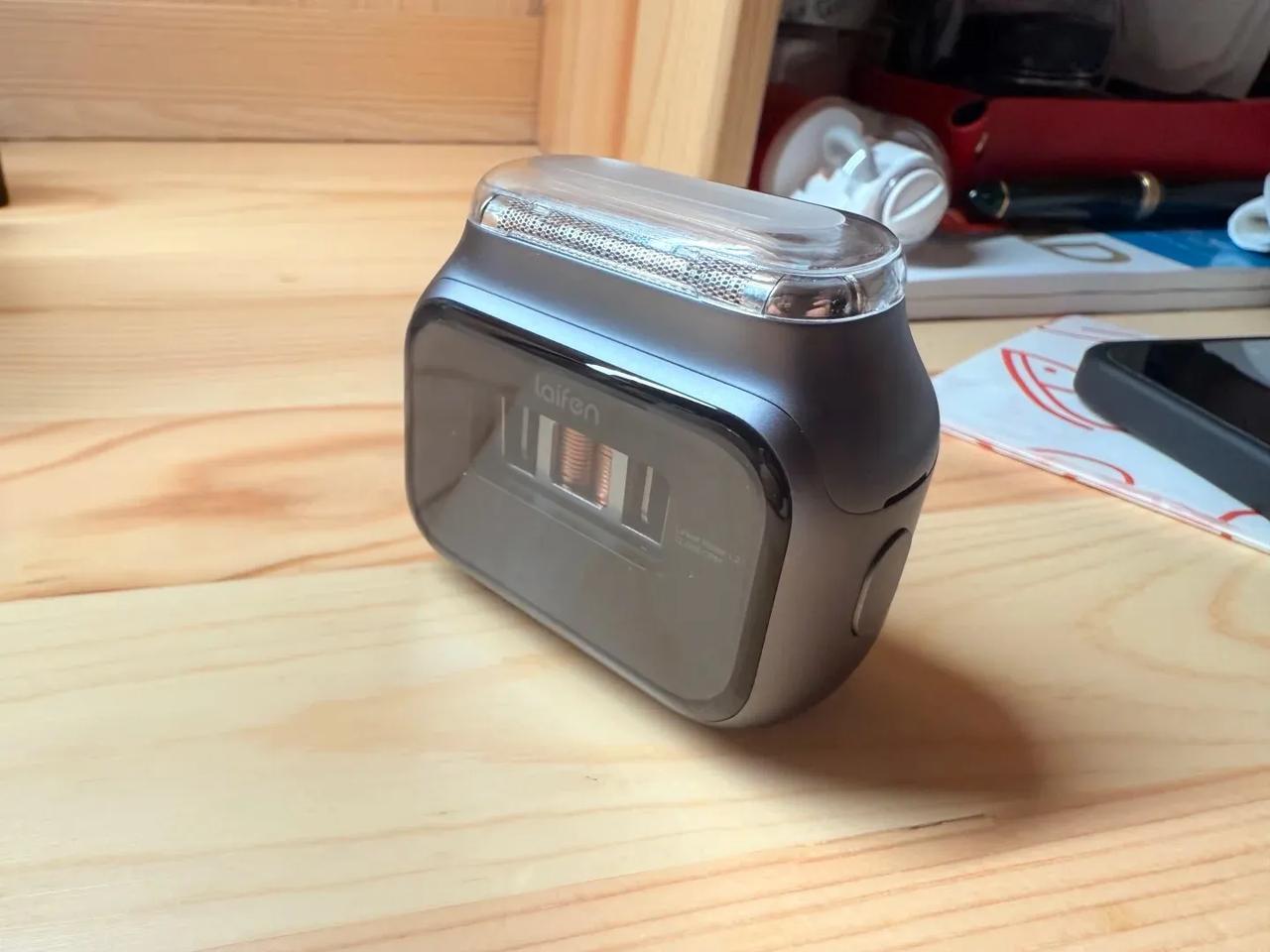 作为一个常年出差的打工人，剃须刀是必备！！！

我胡子杂、密度高，嘴角和下巴特别