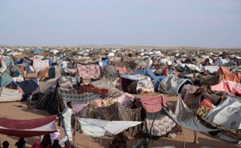 苏丹难民曝细节！搜不出钱就强奸，苏丹女孩的卫生巾都被撕开
苏丹法希尔市被准军事组