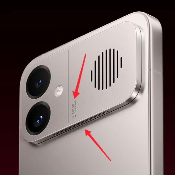 一些K90 Max的细节横向矩阵下方有一排风口右侧出风口旁边印有ACTIVE C