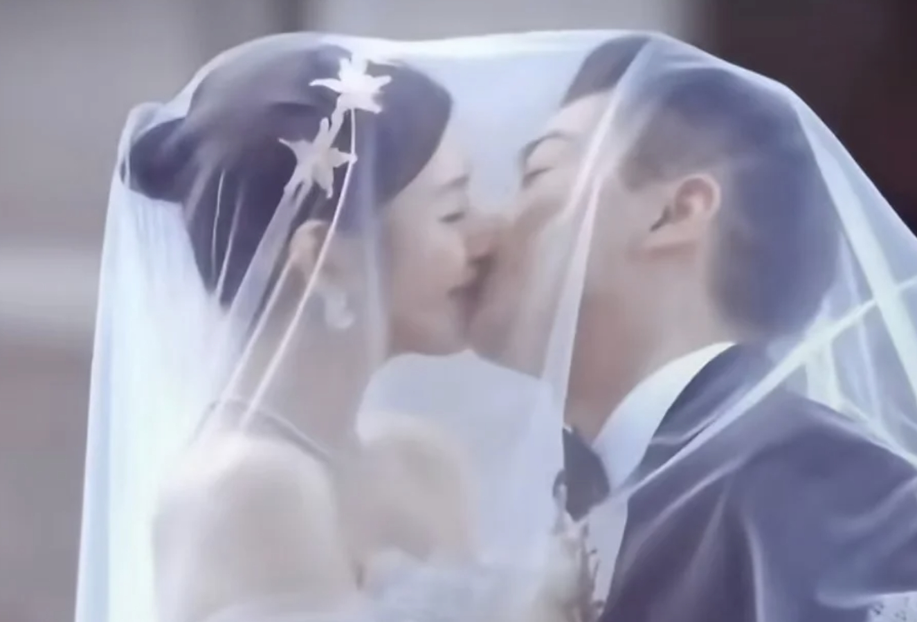 陈晓陈妍希婚纱吻晋升时代的眼泪  婚纱吻晋升时代的眼泪  呜呜呜呜，我的神雕侠侣