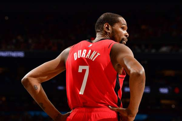 NBA历史总收入前十名  美媒Player Choice更新动态，晒出NBA历史