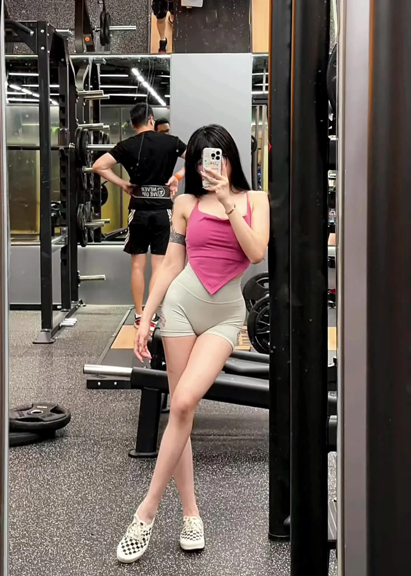坏小猫挠了一道口子