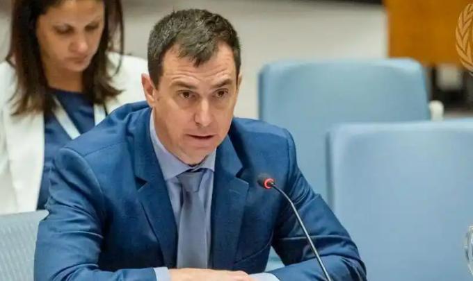 前所未有！联合国副秘书长在以色列机场遭扣留45分钟，只因曾访问加沙地带 
 
当