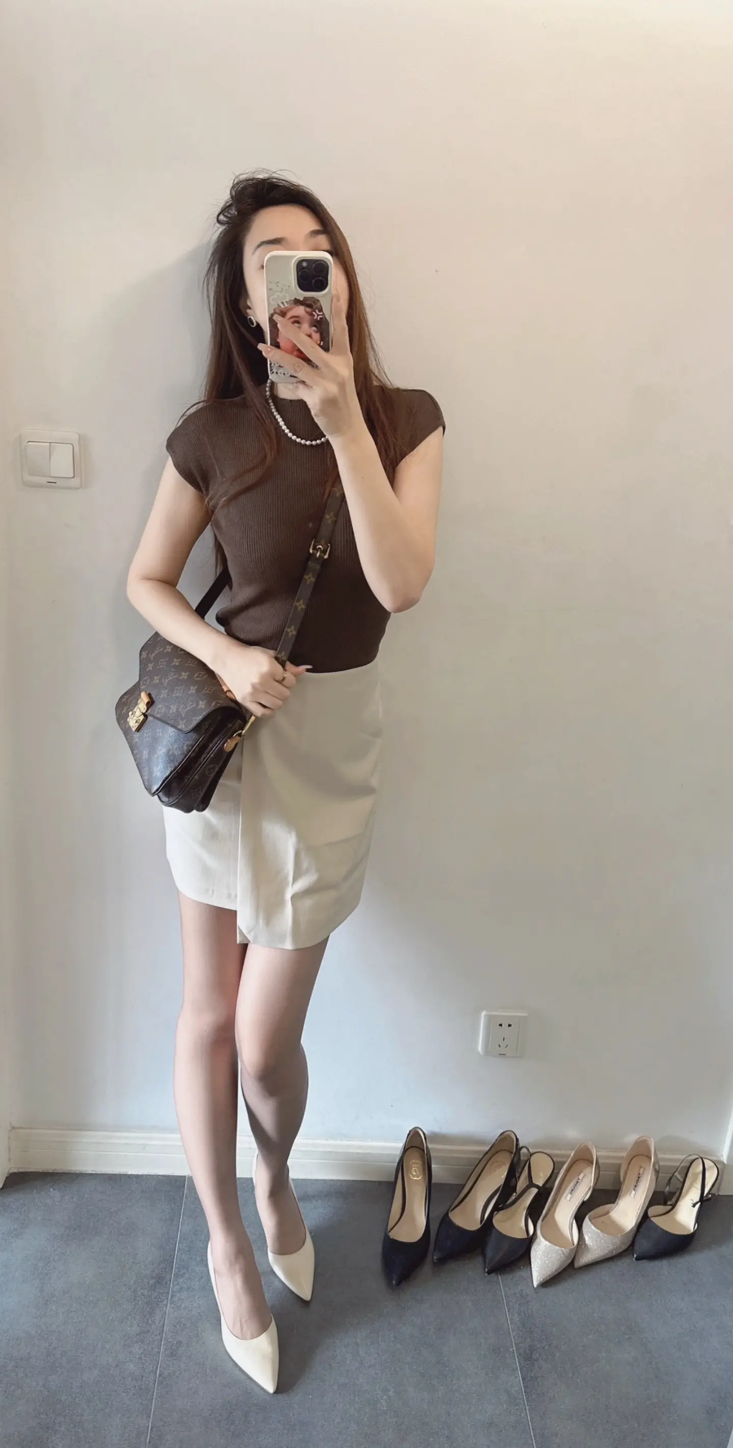 星期一，刘秘书好好上班了💼。