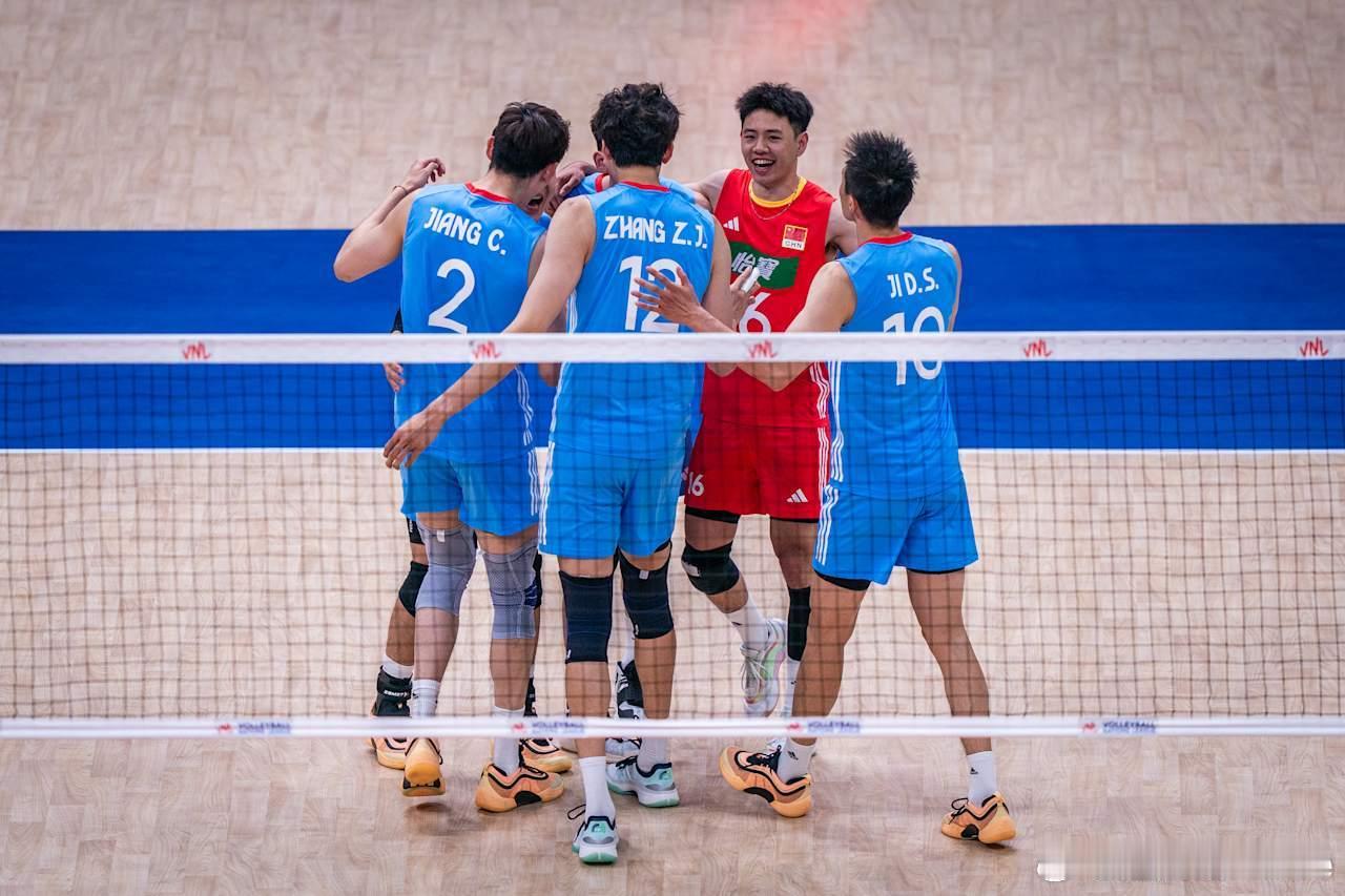 中国男排3比1荷兰男排 中国男排世联赛两连胜 🔴 又是一场振奋人心的比赛胜利，