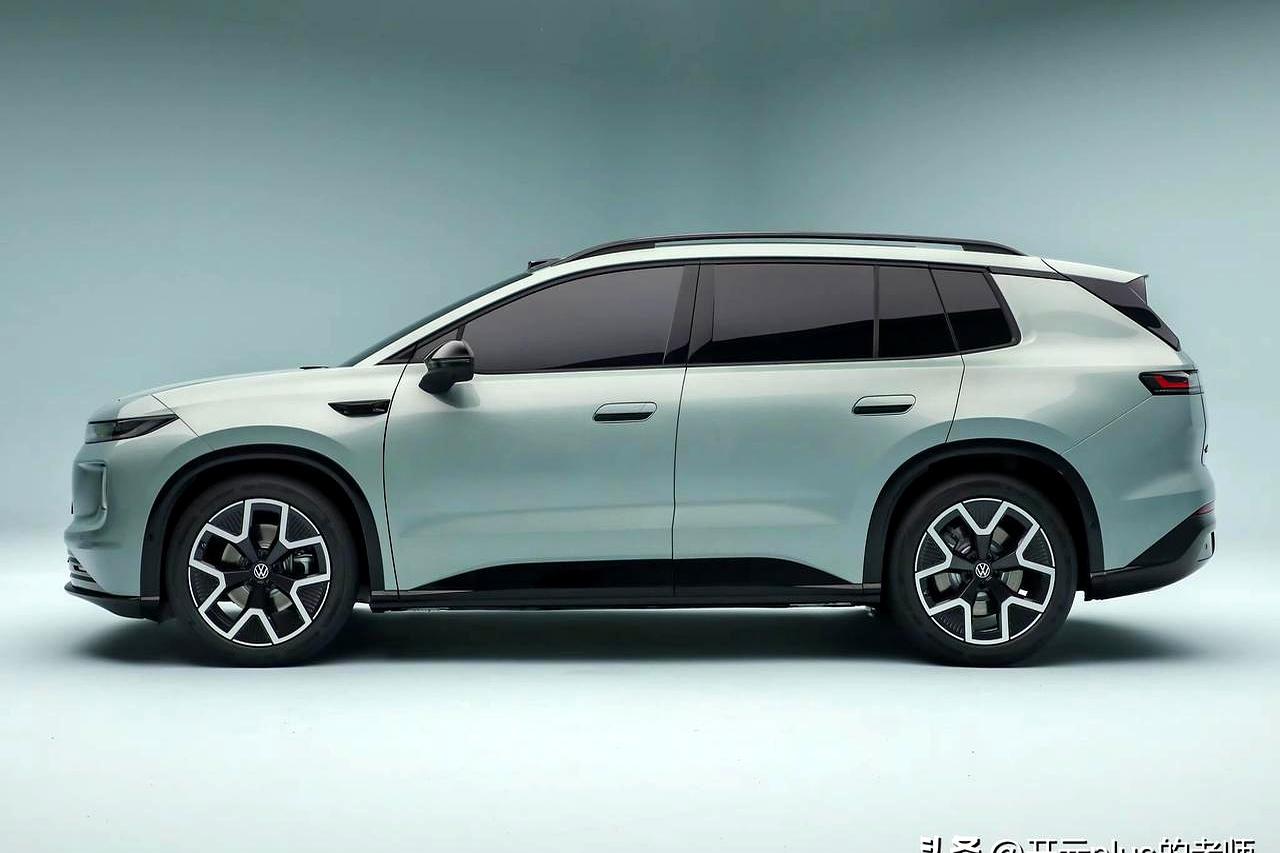 才13.59万的大众T6纯电中型SUV，你心不心动？
同事盯着540km Pro