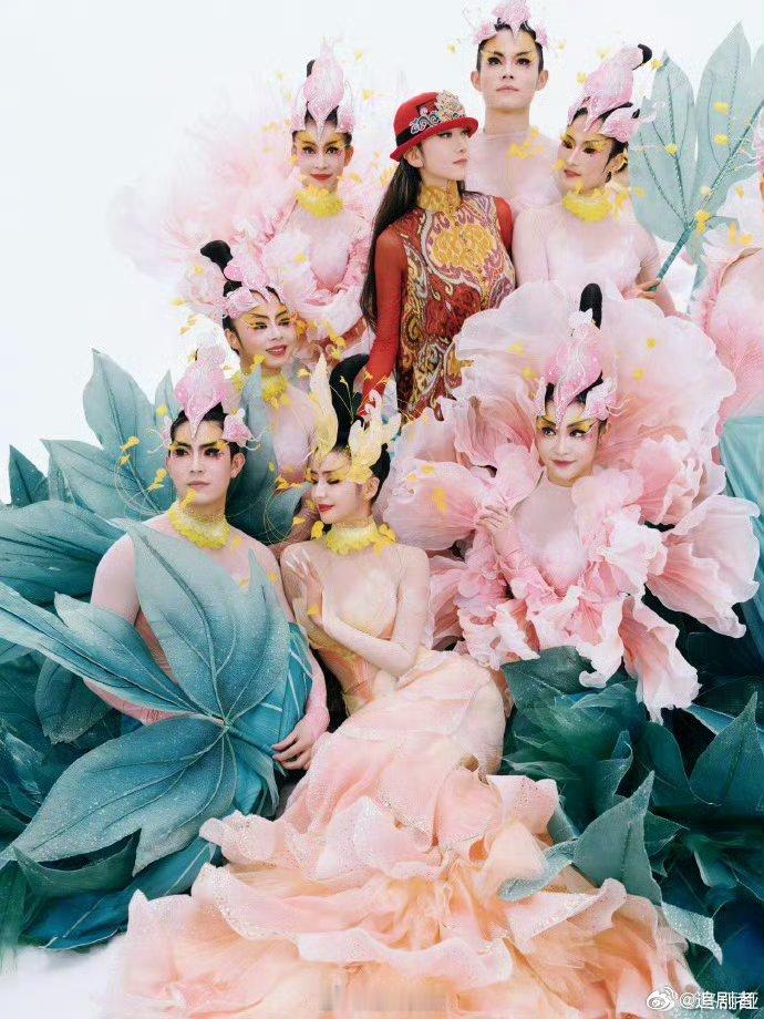 佟丽娅祝大家花开富贵佟丽娅发文回应参加河南春晚 不负期待，圆梦舞台！佟丽娅走心分