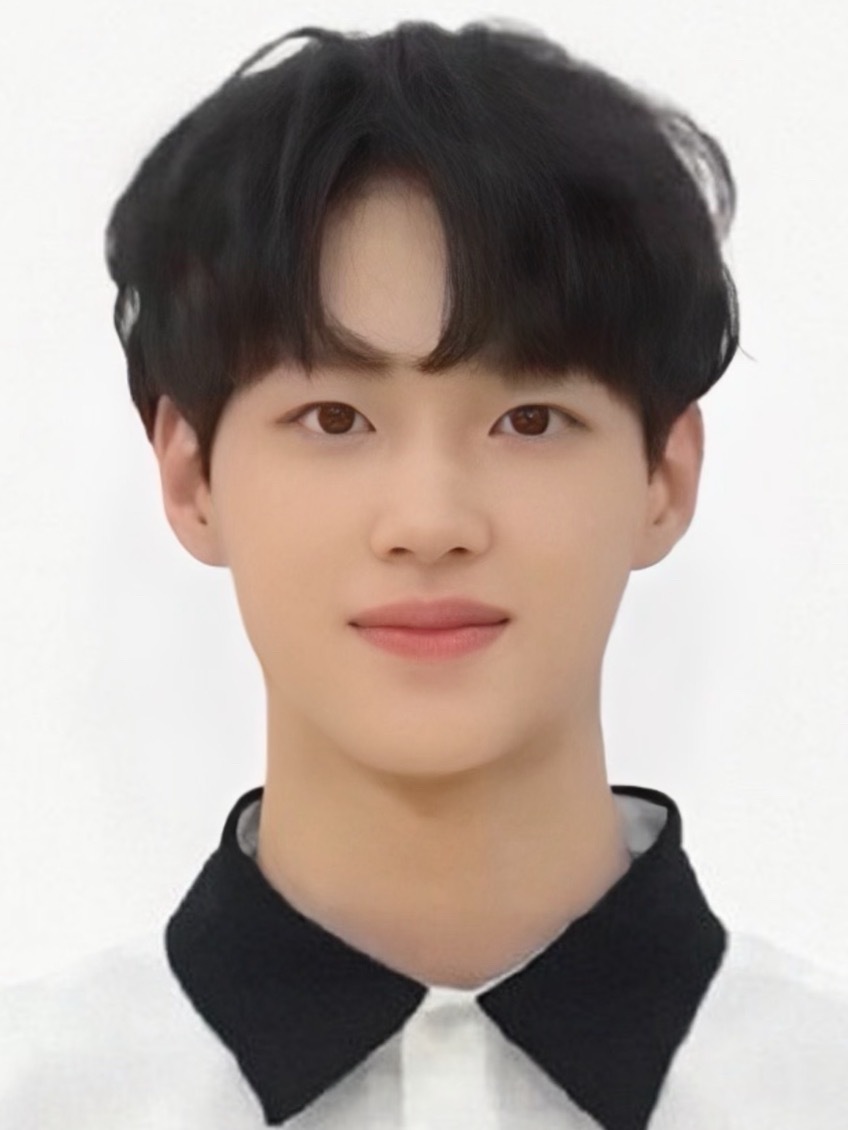 如何评价同样都是十七岁的韩维辰和朴元彬两位六颜一候选人 