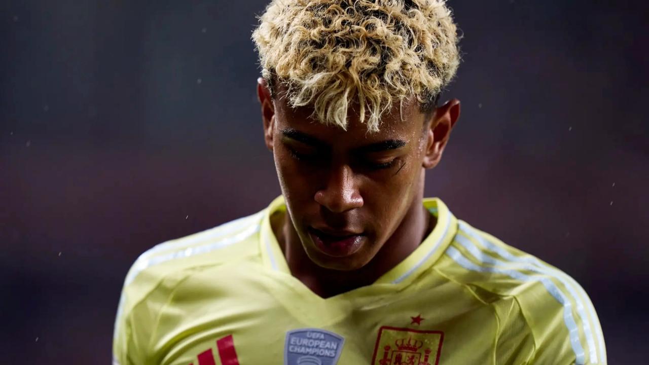 西班牙队正式集结当天，医疗团队才获悉亚马尔接受了巴萨对他耻骨部位不适的侵入性射频