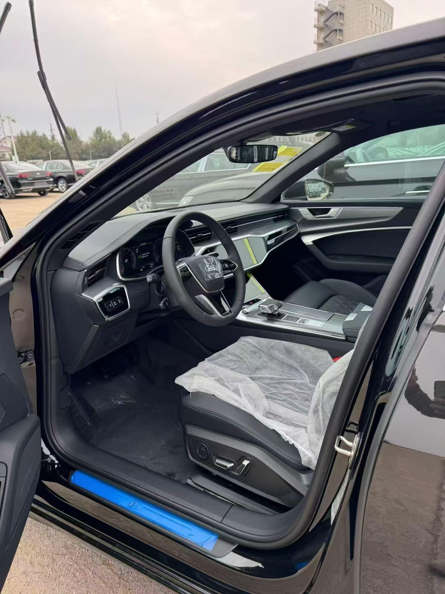 26款 A6 40TFSI 豪华动感指导价427900全款优惠163500裸车2