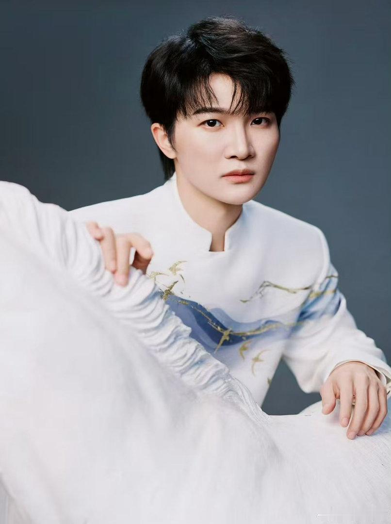 周深官宣泰嗨巅峰音乐节周深九月浙江到底有谁在啊 每次看到周深的音乐节官宣，都像收