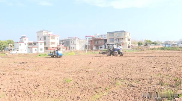 土地整理在行动，改变土地碎片化，小田变大田，适宜机械化耕作。
