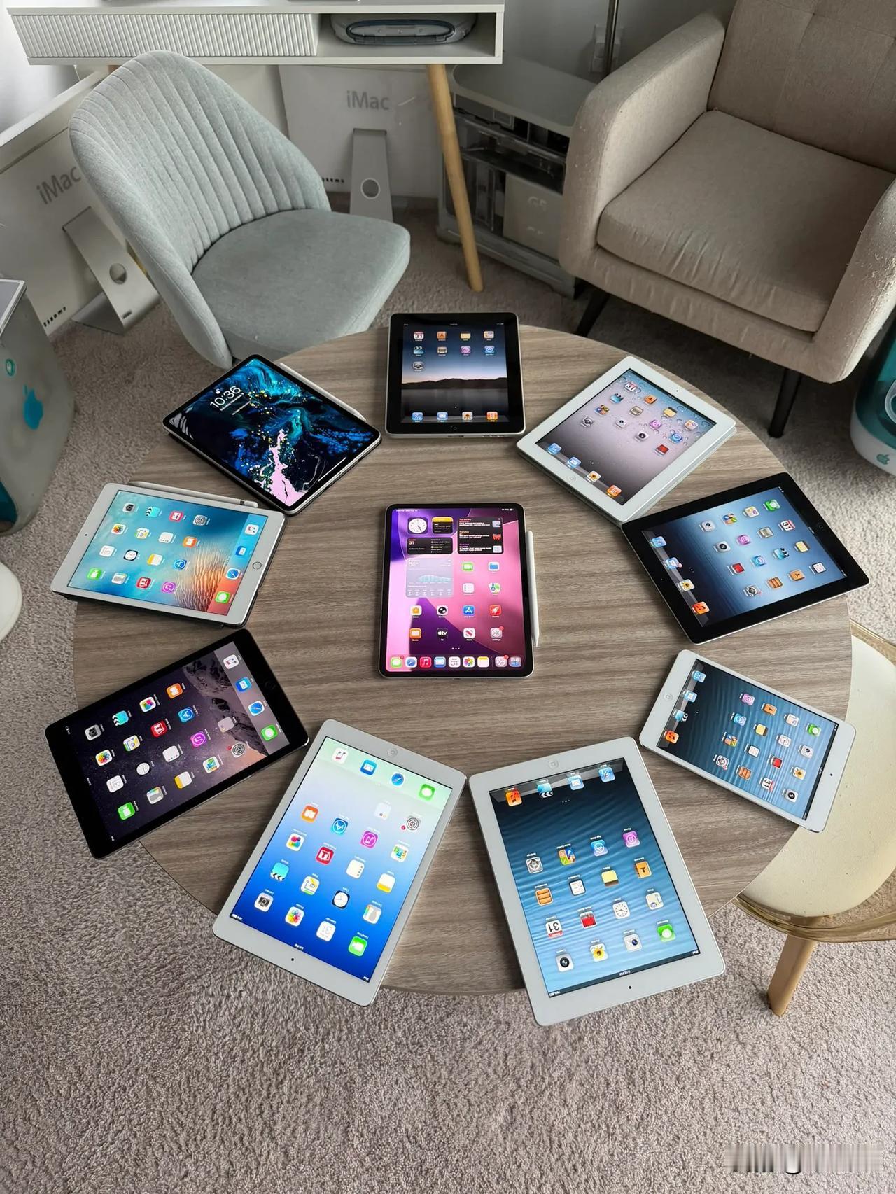 乔布斯在 2010 年推出第一款iPad 以来的每一款