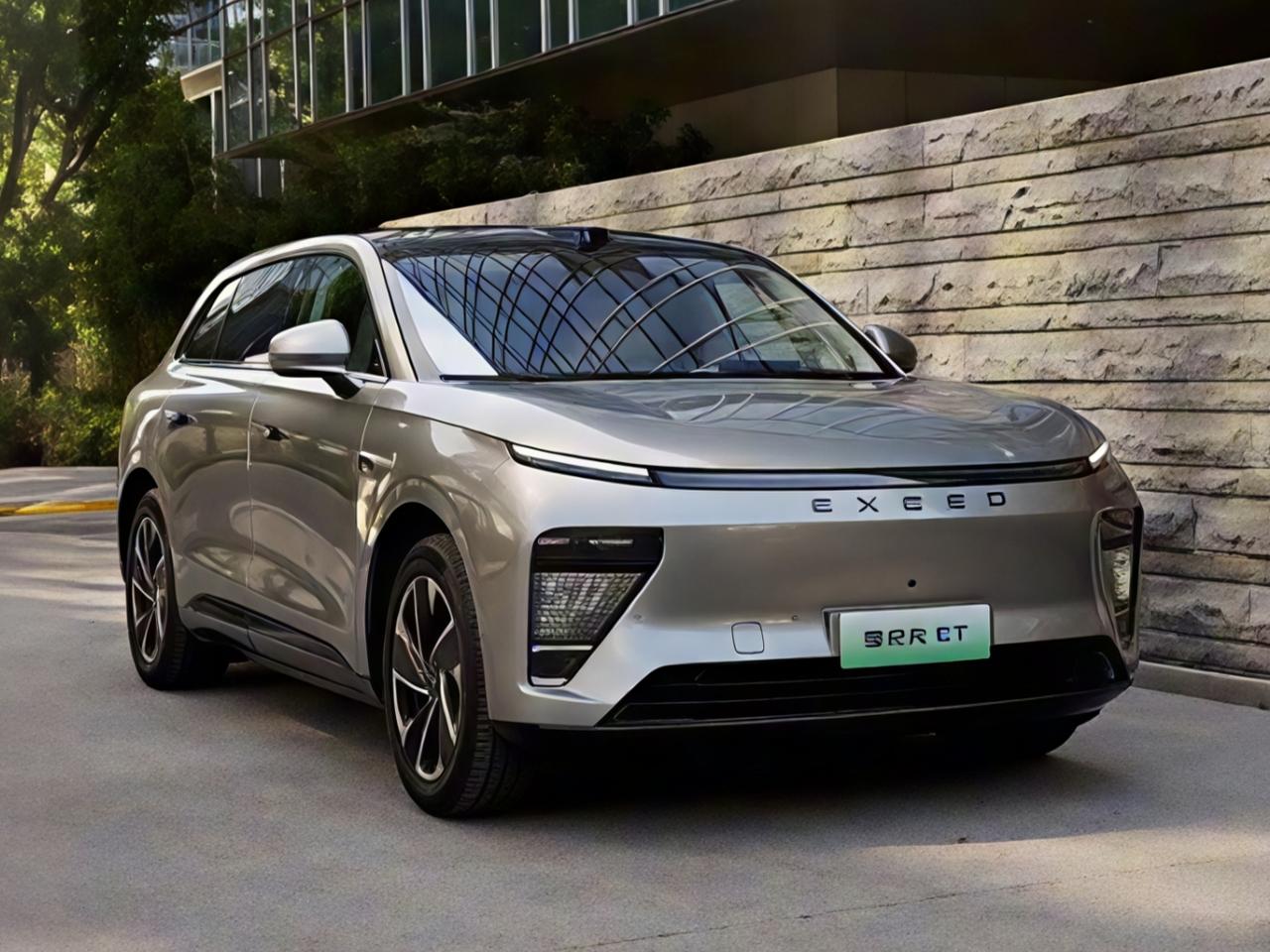 星纪元ET，风口上都没能飞起来，一手好牌打稀烂。

上个月，星纪元ET只卖了50