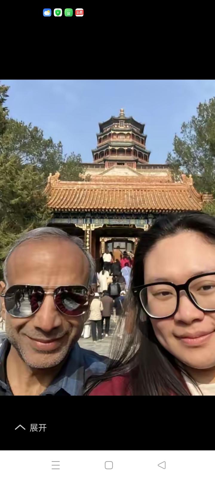 你说你和你的印度老公逛个公园有什么值得炫耀？他是特别帅气还是擦腚不洗手？
这样的