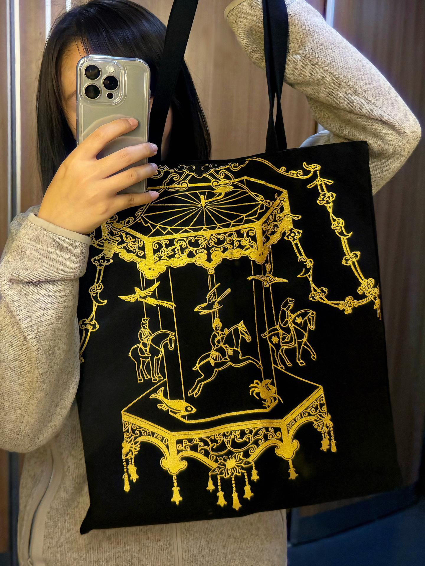 暗尘随马去🐎为大家准备的马年小礼物！是迎接马年的帆布袋！想法来源于暗...